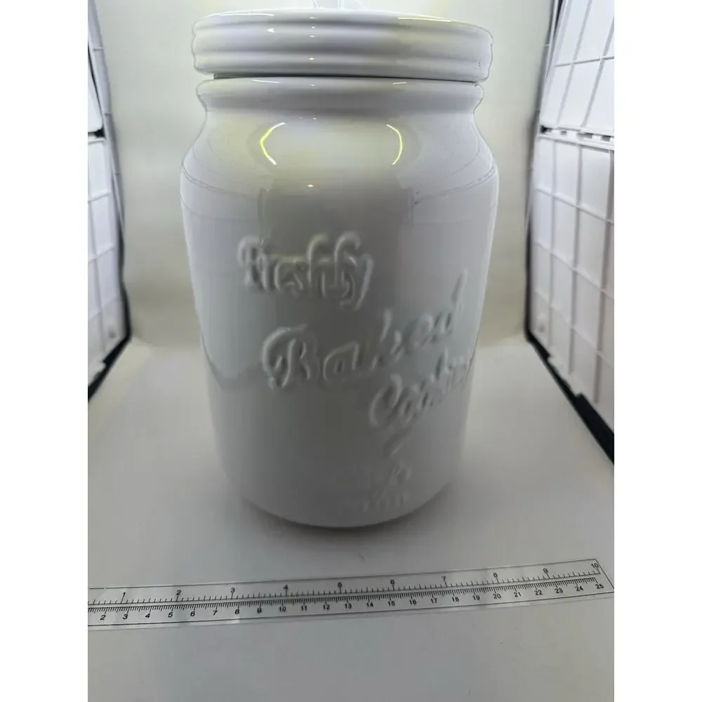 Cheryl's Freshly Baked Cookies Jar White Ceramic Lid